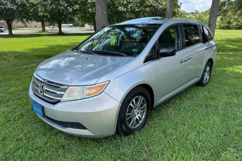 2013 Honda Odyssey EX-L photo 1