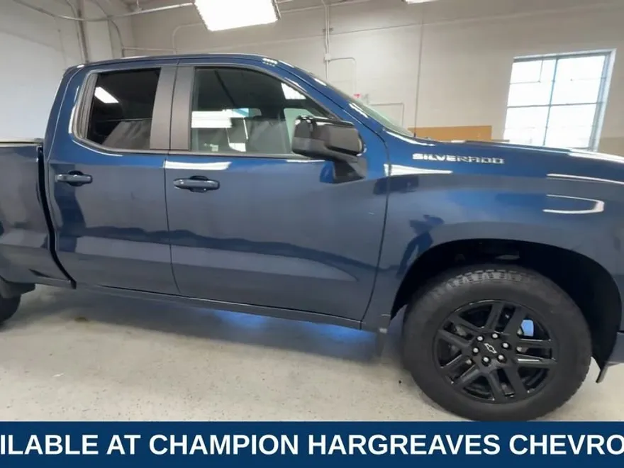 2022 Chevrolet Silverado 1500 RST photo 1
