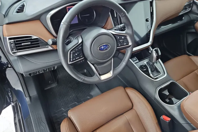 2023 Subaru Outback Touring photo 1
