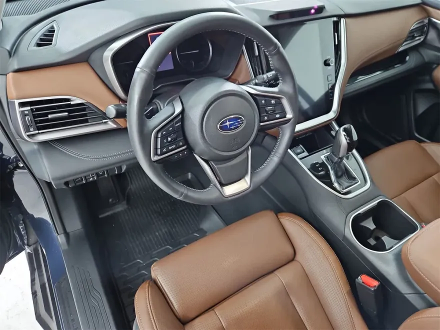 2023 Subaru Outback Touring photo 1