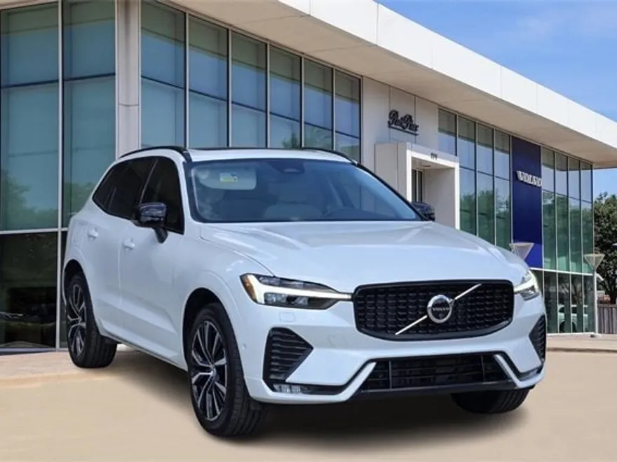2025 Volvo XC60 B5 Plus photo 1