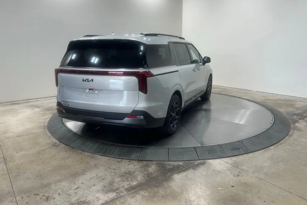 2026 Kia Carnival SX Prestige photo 1