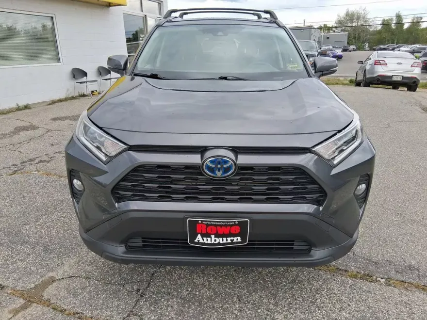 2019 Toyota RAV4 Hybrid XLE photo 1
