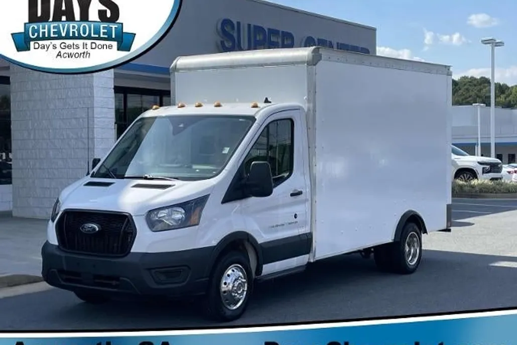 2023 Ford Transit Cutaway photo 1