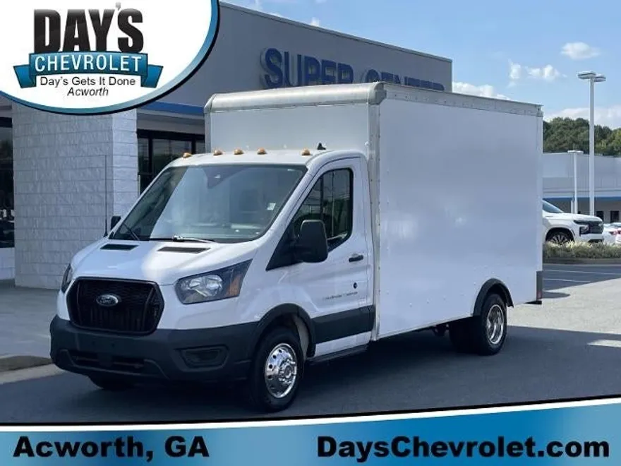 2023 Ford Transit Cutaway photo 1