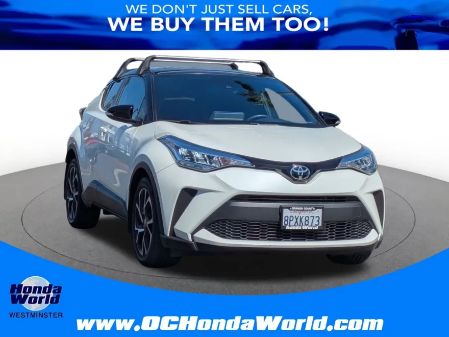 2020 Toyota C-HR LE photo 1