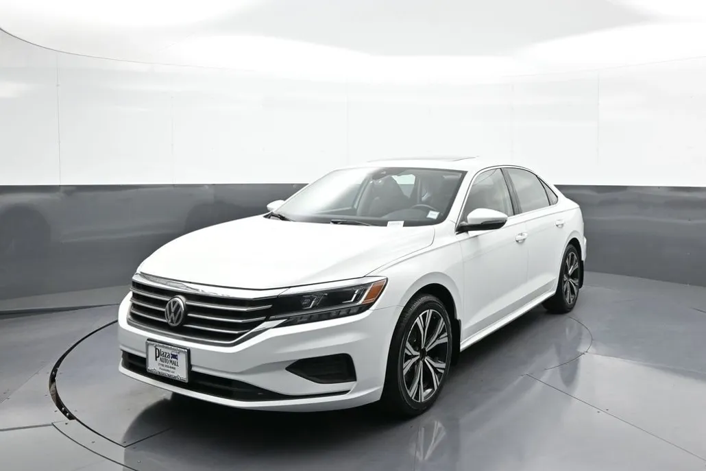 2021 Volkswagen Passat 2.0T SE photo 1