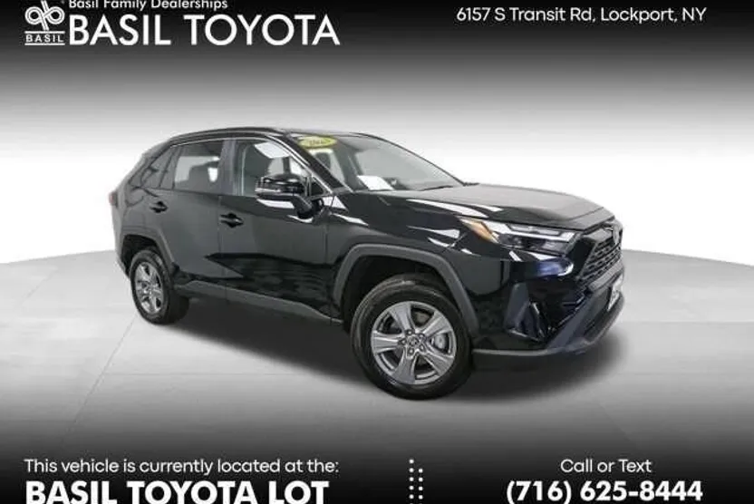 2025 Toyota RAV4 XLE photo 1