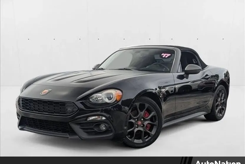 2017 Fiat 124 Spider Abarth photo 1