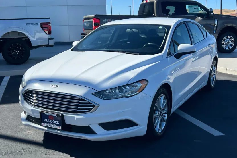 2017 Ford Fusion SE photo 1