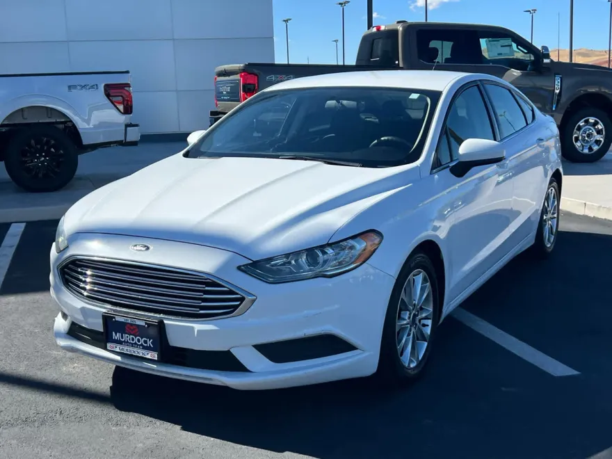 2017 Ford Fusion SE photo 1