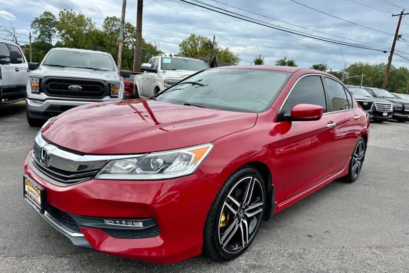2017 Honda Accord Sport photo 1