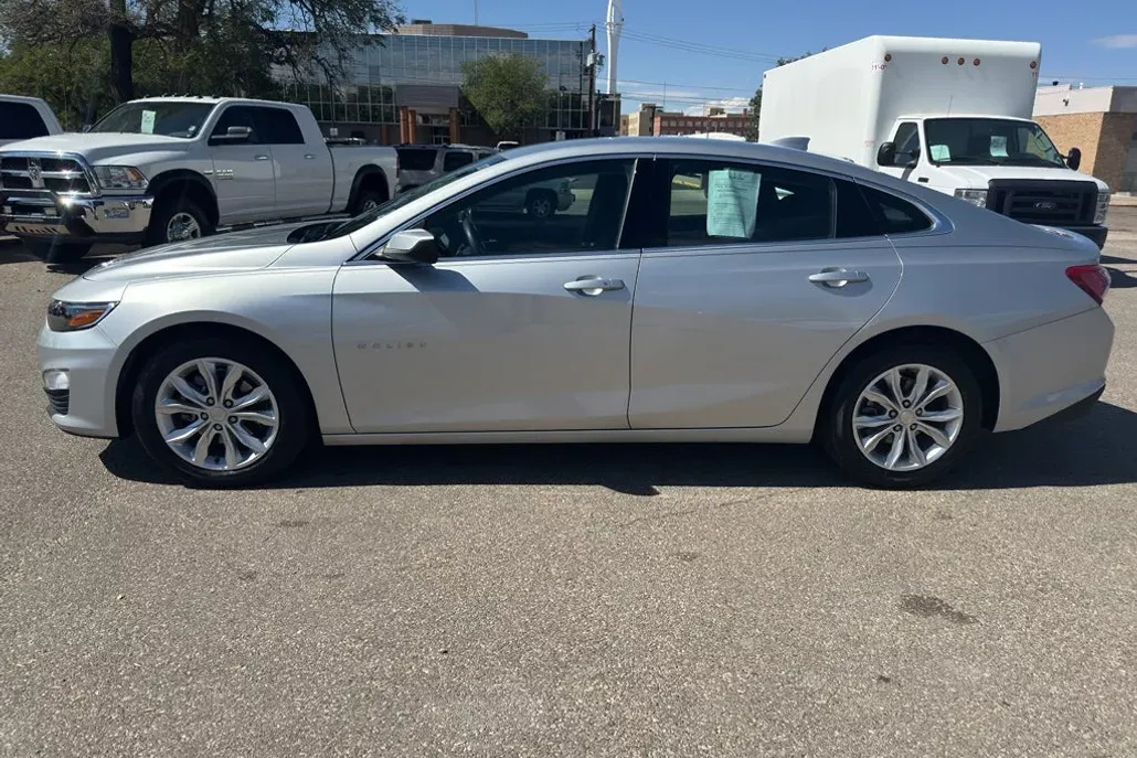 2020 Chevrolet Malibu 1LT photo 1