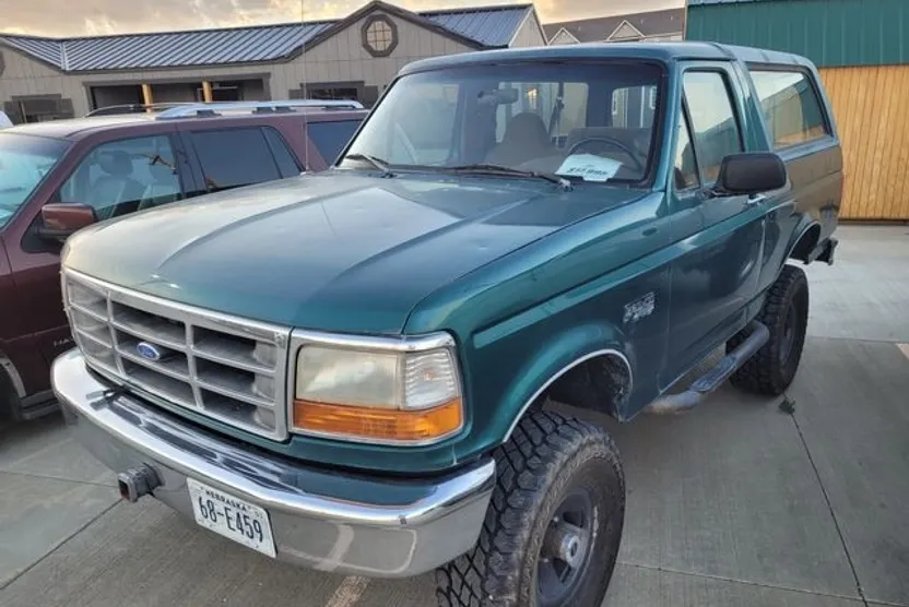 1996 Ford Bronco photo 1