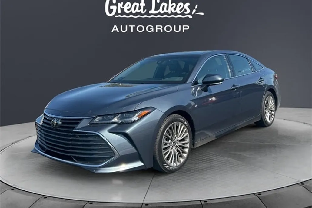 2022 Toyota Avalon Limited photo 1