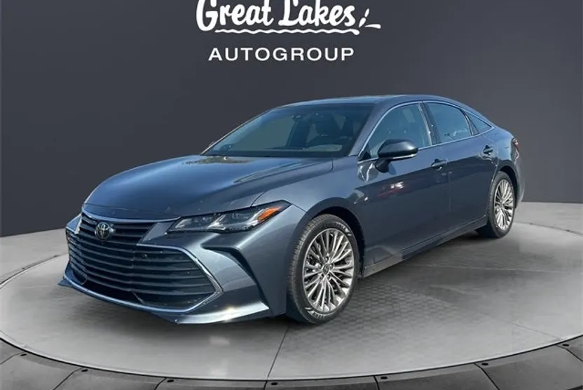 2022 Toyota Avalon Limited photo 1