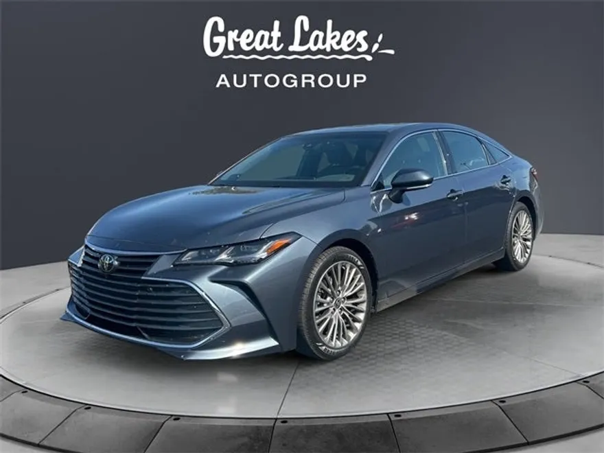 2022 Toyota Avalon Limited photo 1