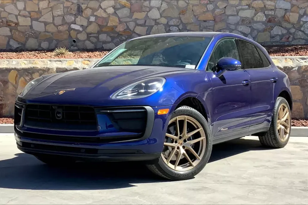 2024 Porsche Macan T photo 1