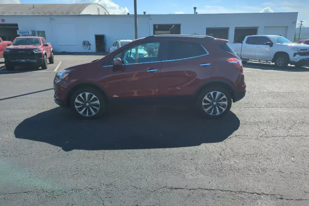 2022 Buick Encore Preferred photo 1