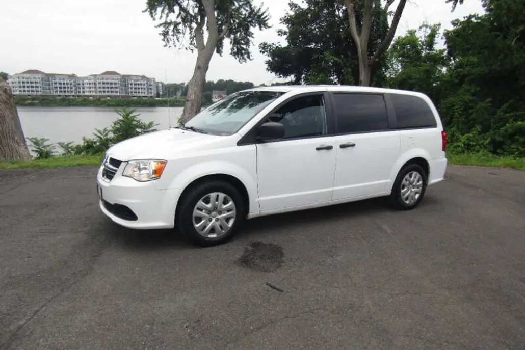 2019 Dodge Grand Caravan SE photo 1