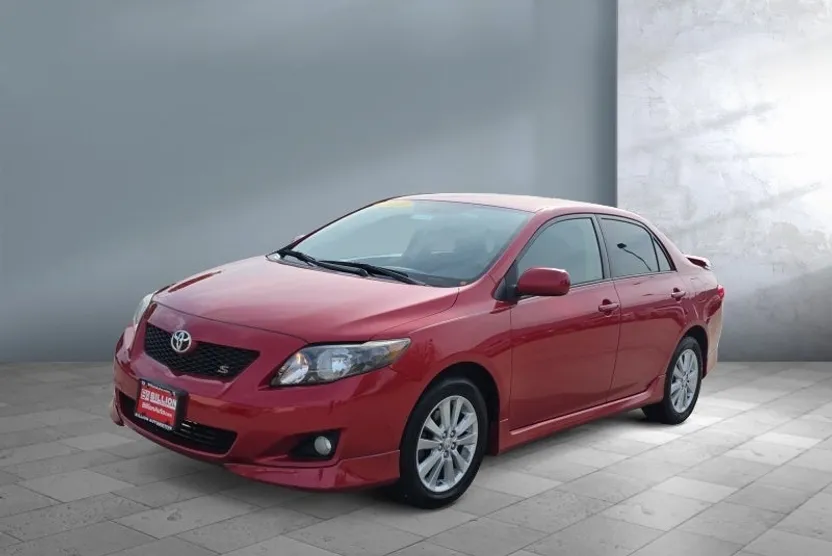 2010 Toyota Corolla photo 1