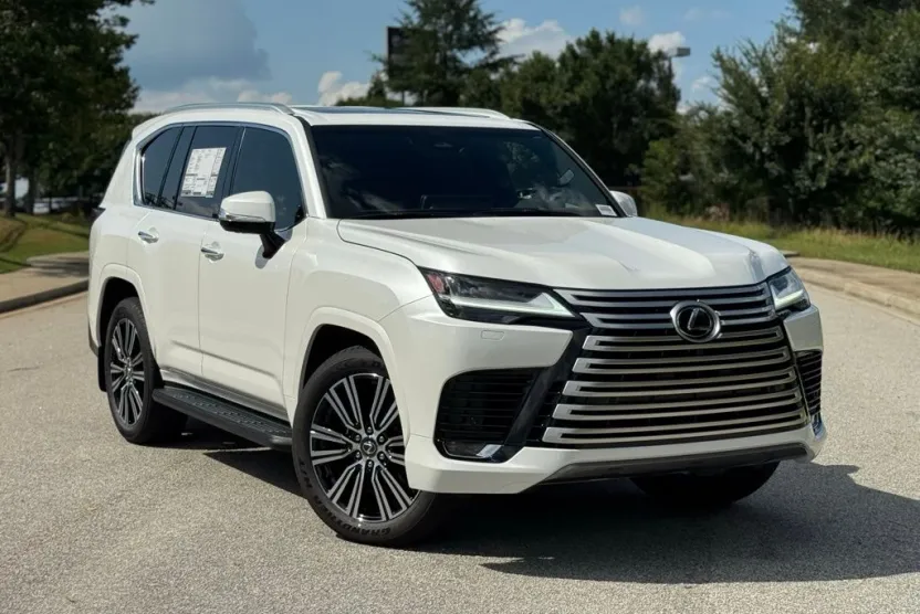 2025 Lexus LX 600 Luxury photo 1