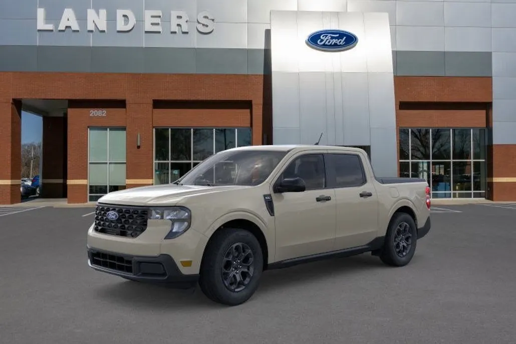 2025 Ford Maverick XLT photo 1