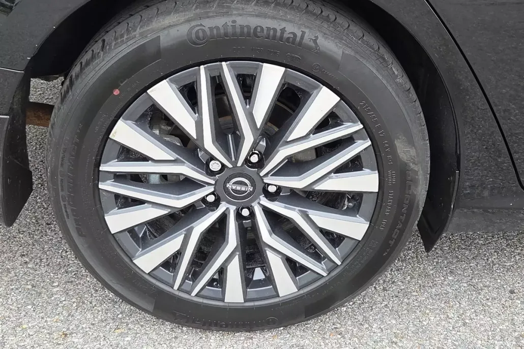 2024 Nissan Altima 2.5 SV photo 1