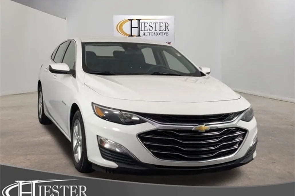 2023 Chevrolet Malibu LS photo 1