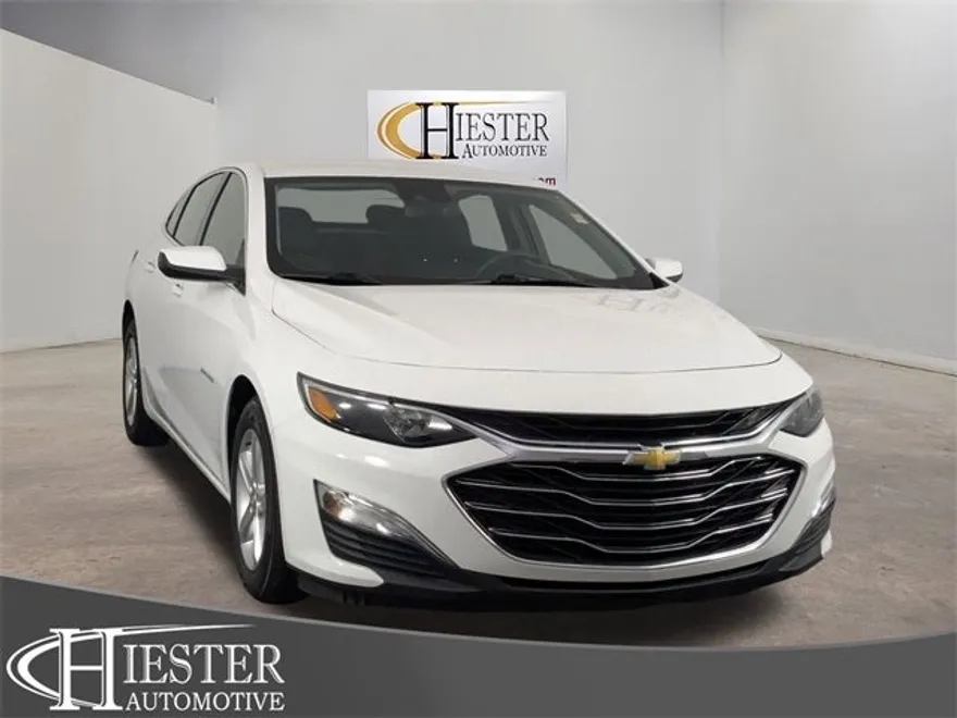 2023 Chevrolet Malibu LS photo 1