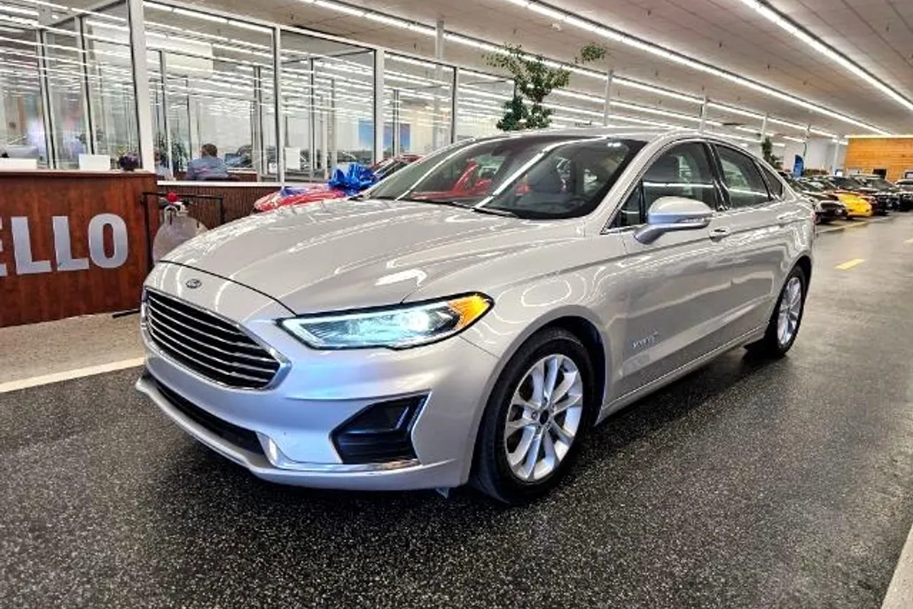 2019 Ford Fusion Hybrid SEL photo 1