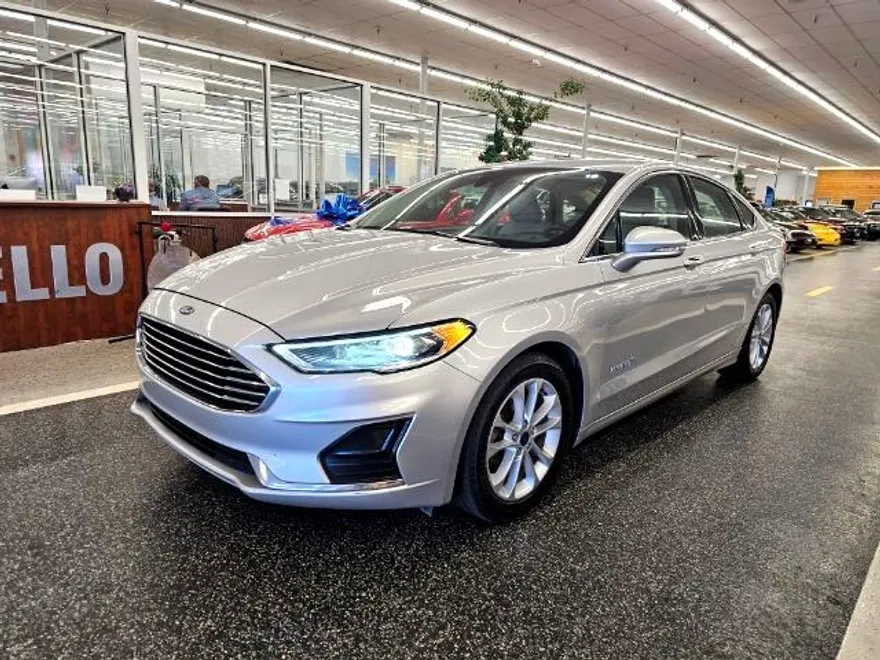 2019 Ford Fusion Hybrid SEL photo 1