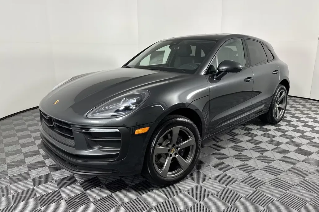 2025 Porsche Macan S photo 1