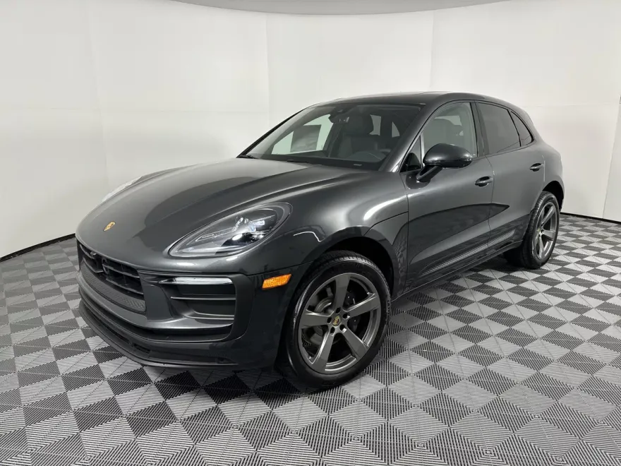 2025 Porsche Macan S photo 1