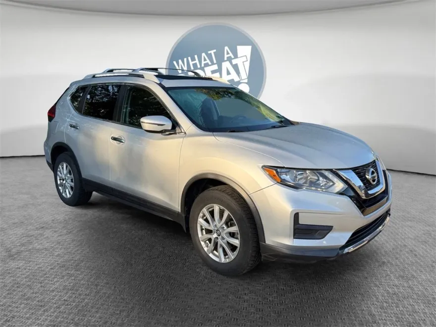 2017 Nissan Rogue SV AWD photo 1