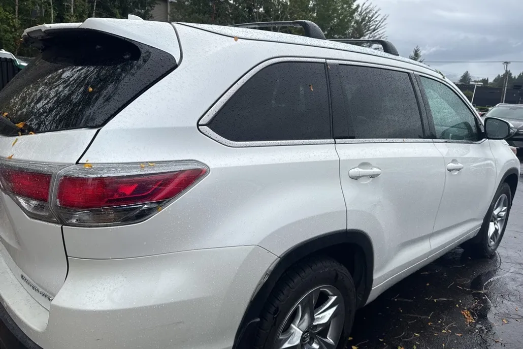 2016 Toyota Highlander Limited photo 1