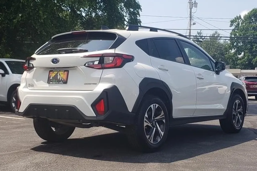 2024 Subaru Crosstrek Premium photo 1