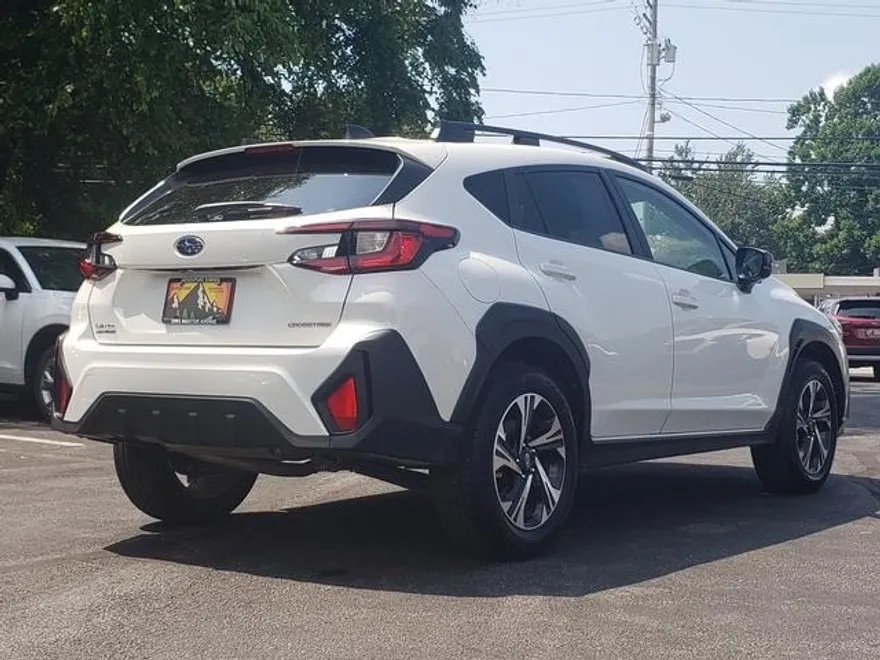 2024 Subaru Crosstrek Premium photo 1