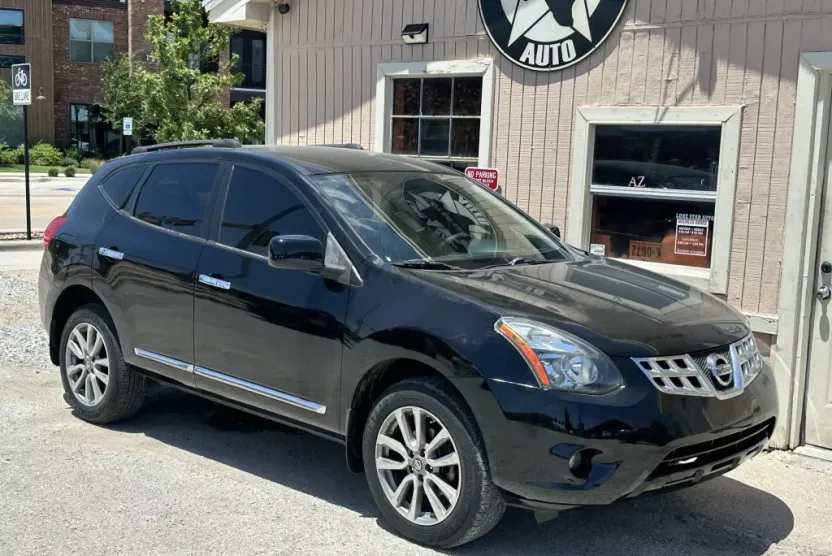 2014 Nissan Rogue S photo 1