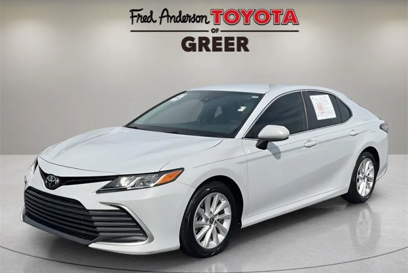 2023 Toyota Camry LE photo 1