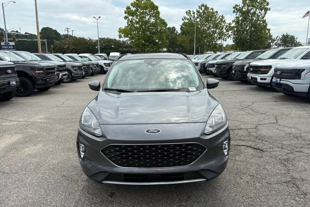 2022 Ford Escape SEL photo 1