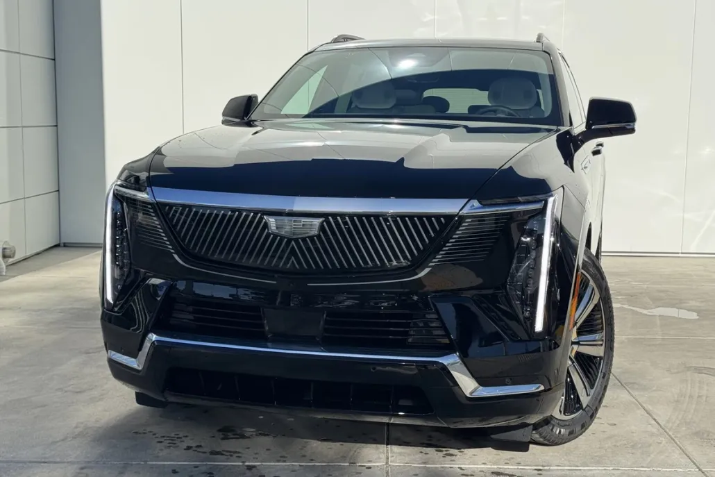 2025 Cadillac Escalade IQ Luxury photo 1