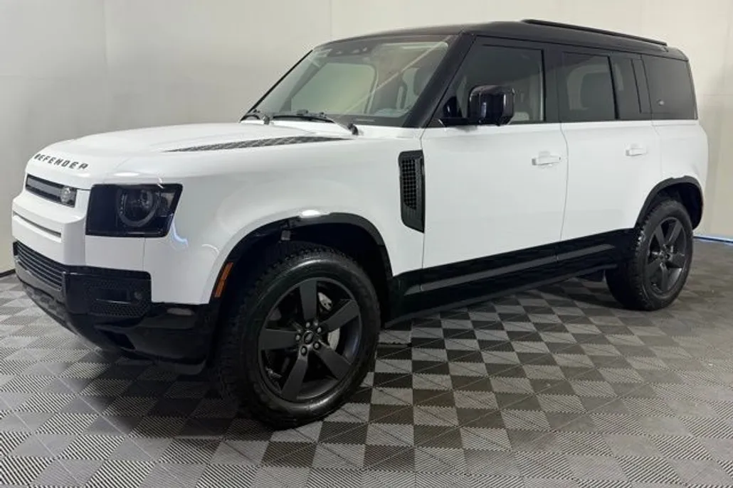 2024 Land Rover Defender 110 X-Dynamic SE photo 1