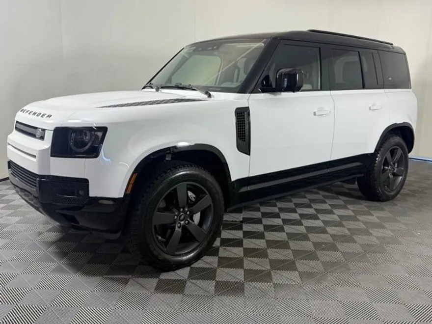 2024 Land Rover Defender 110 X-Dynamic SE photo 1