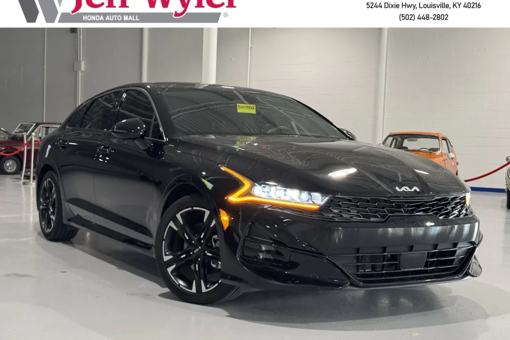 2023 Kia K5 GT-Line photo 1