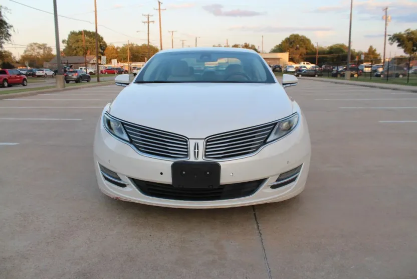 2016 Lincoln MKZ photo 1