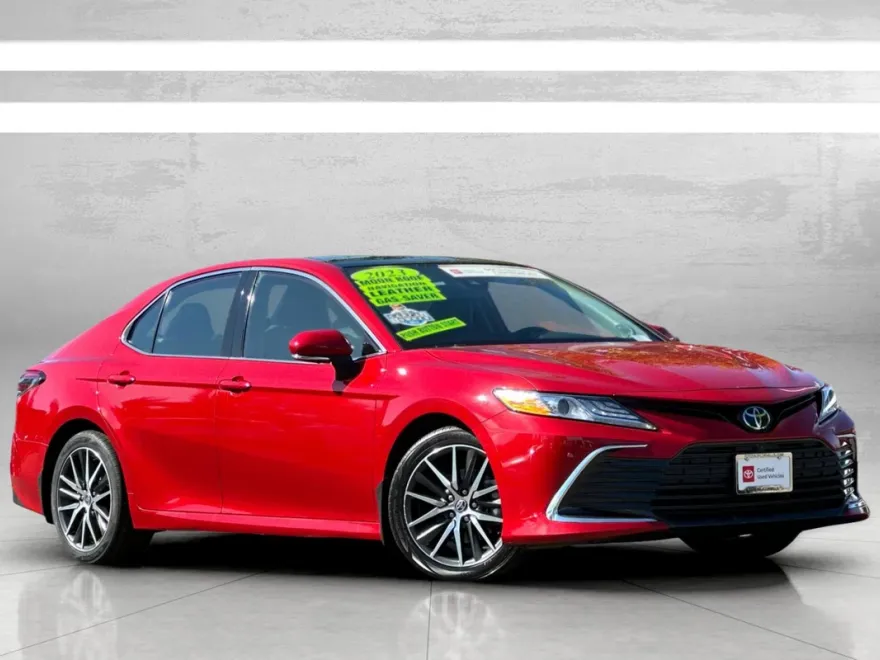2023 Toyota Camry XLE photo 1