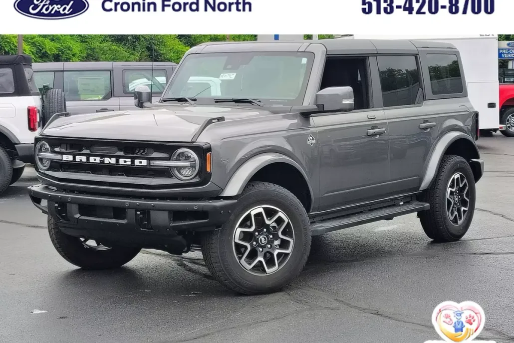 2022 Ford Bronco Outer Banks photo 1