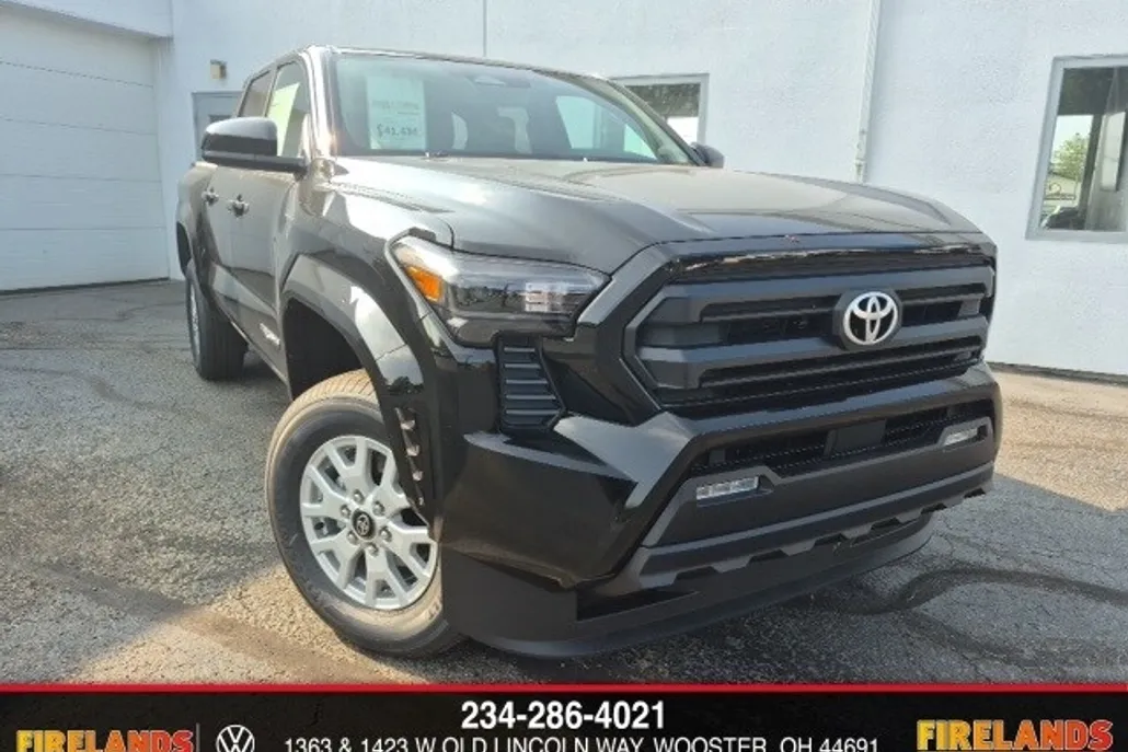 2025 Toyota Tacoma SR5 4x4 Double Cab photo 1