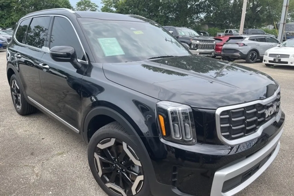 2024 Kia Telluride S photo 1